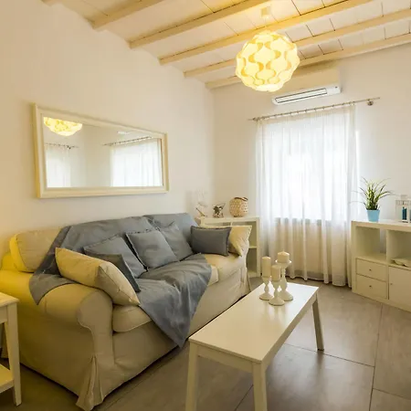 Lavish Apartment *